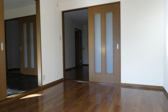 サンライズの洋室