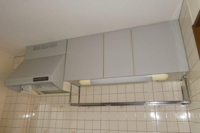 サンライズのキッチン|キッチン上収納