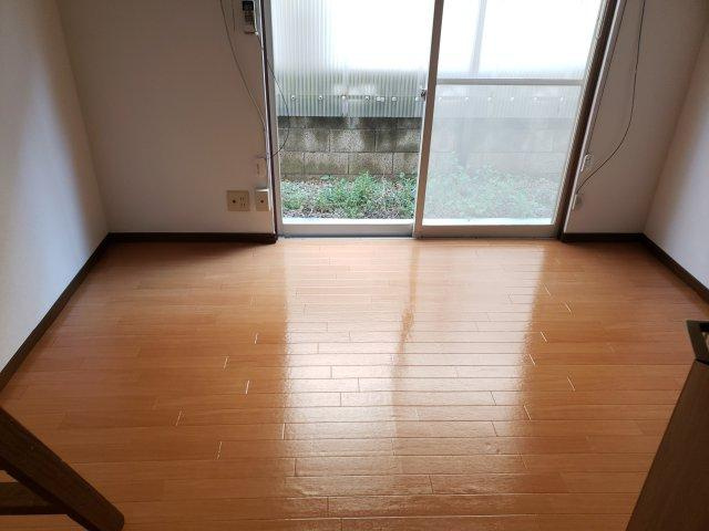 西新小岩コスモハイツの居間・リビング