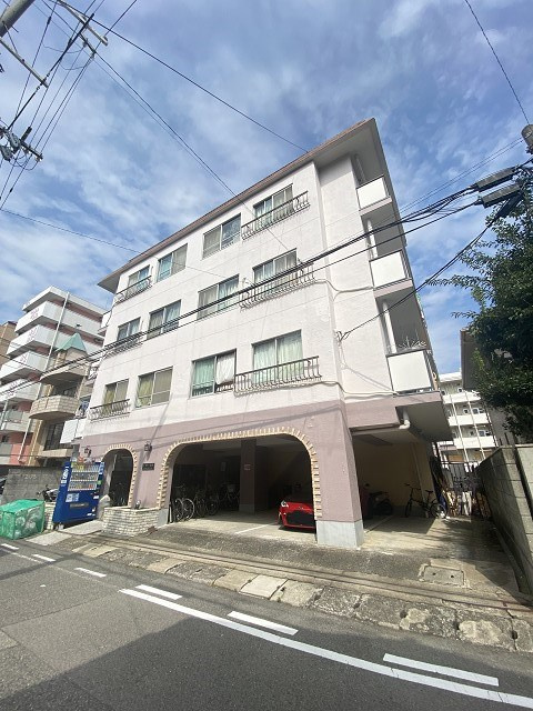 西宮市城ケ堀町の賃貸マンションの外観