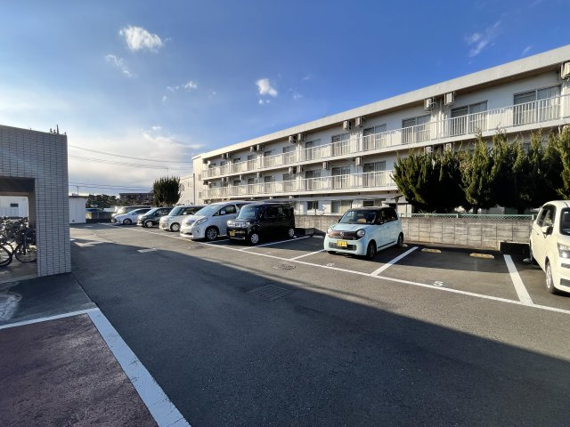 プリマヴェーラの駐車場