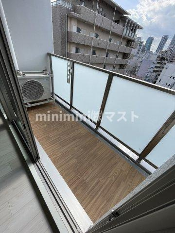 Alivis北梅田のバルコニー