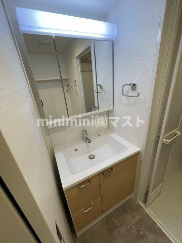 Alivis北梅田の洗面所