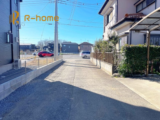 取手市戸頭13期　新築戸建て　2号棟の前面道路含む現地写真|『今から見たい！』大歓迎です♪
お気軽にＲ－ｈomeまでお問い合わせください。