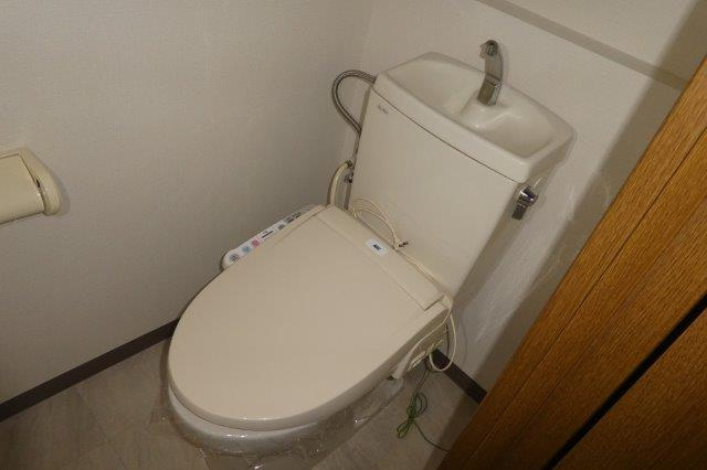 ロイヤルハイツ692のトイレ|ウォシュレット