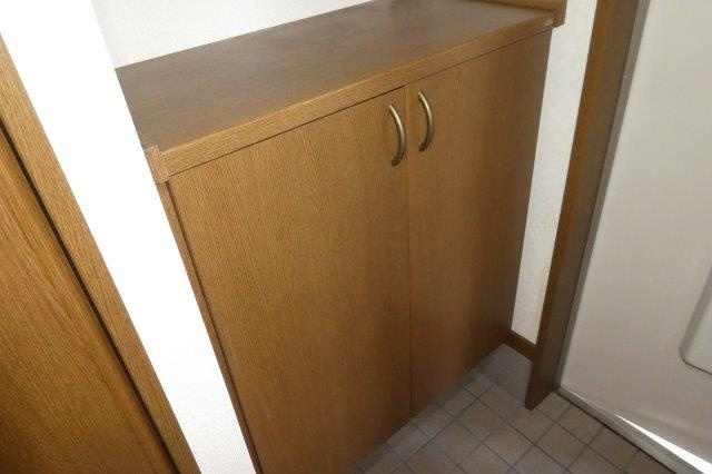 ロイヤルハイツ692の内装|シューズボックス