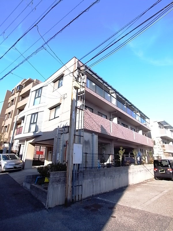 シャルマンドミールの外観
