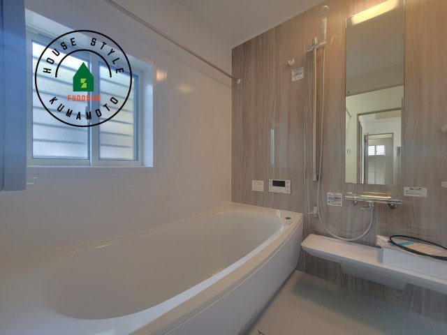 熊本市西区池田2丁目第3-5棟（4号棟）の浴室|1日の疲れを癒してくれる広々バスルーム。雨の日のお洗濯にも大活躍な浴室乾燥機付です！