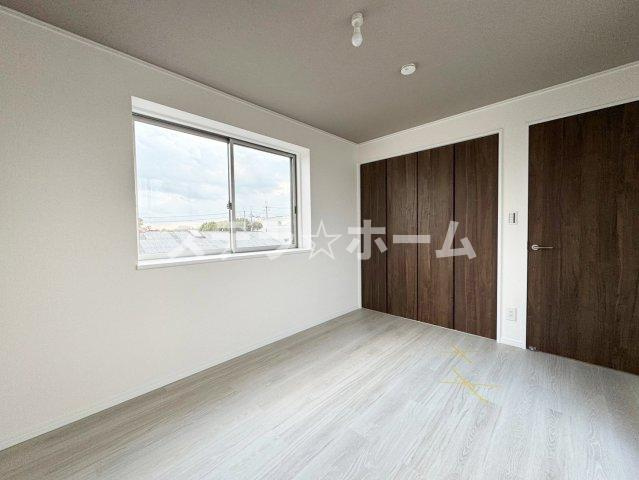 豊中市勝部3 中古戸建の洋室|明るい洋室です