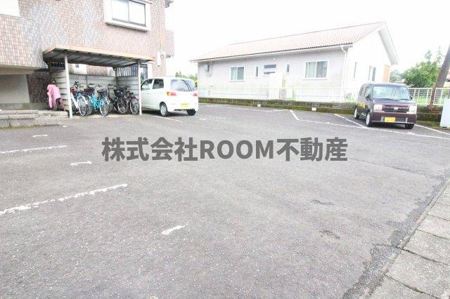 清藤マンションの駐車場|カースペースがあります