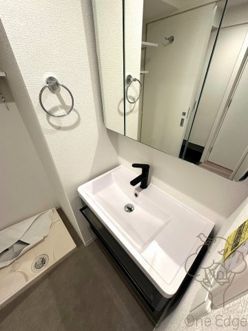 セレニテ新大阪グランデ ミリューの独立洗面台