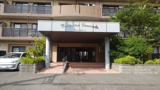 クレモナ山手のエントランス