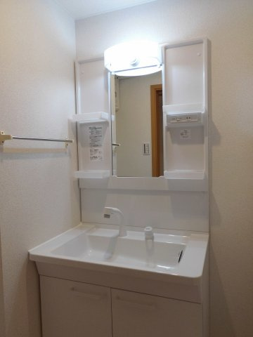 クレモナ山手の洗面所