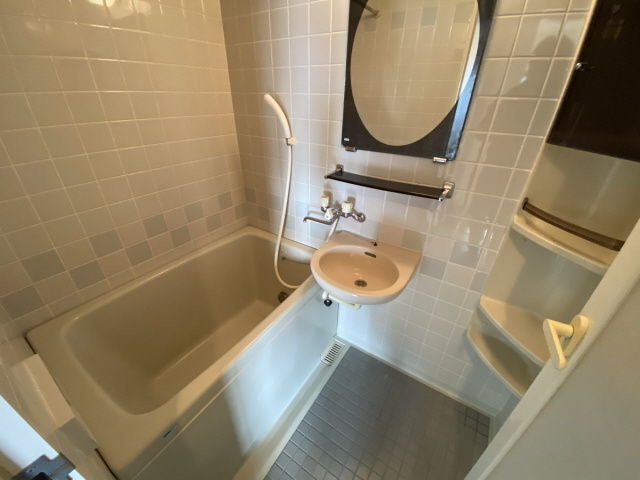 リヴェール本山の浴室