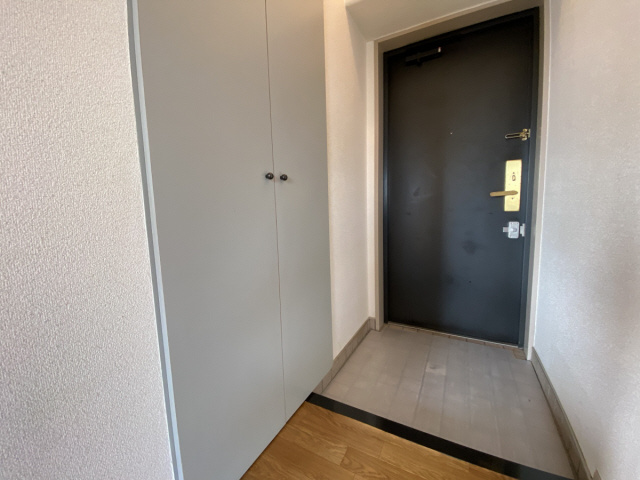 リヴェール本山の玄関