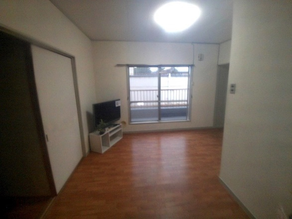 エクリート朝霧の洋室