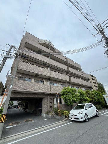 尼崎市善法寺町の賃貸マンションの外観