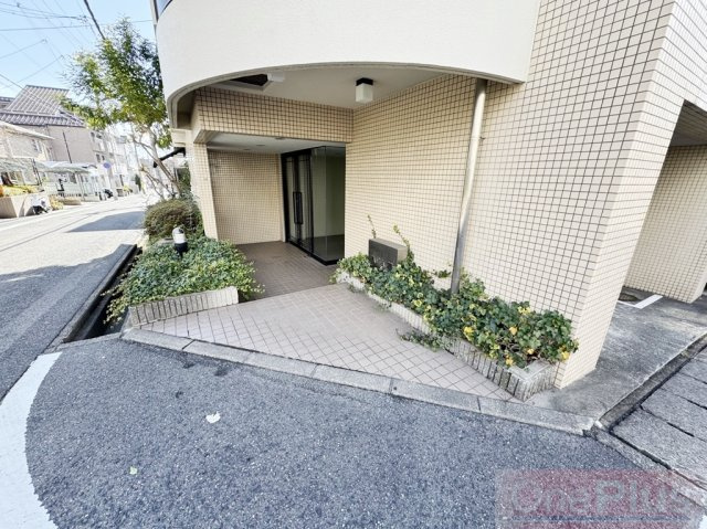 ハイム篠のエントランス