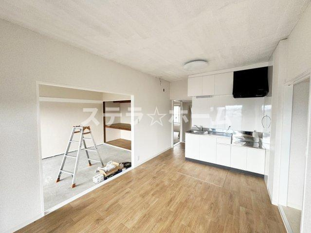 枚方ハイツ2号棟の居間・リビング|使いやすいリビングです