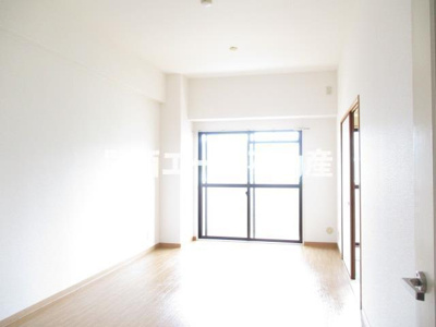 【居間・リビング】 | フローリッシュ北田