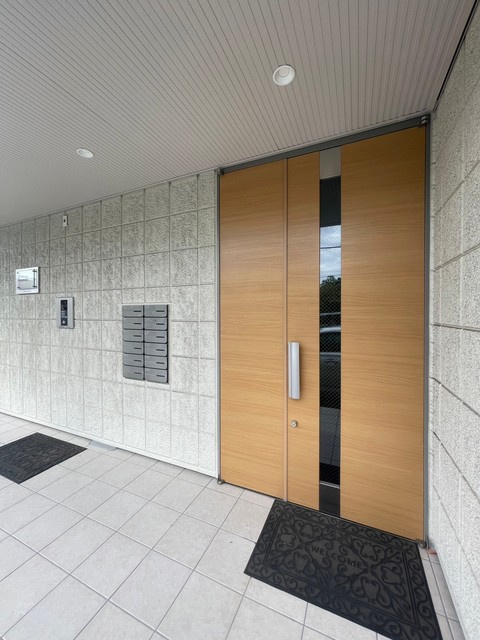 ＣｏｍｆｏｒｔＲｅｓｉｄｅｎｃｅ上大岡Ⅵのエントランス