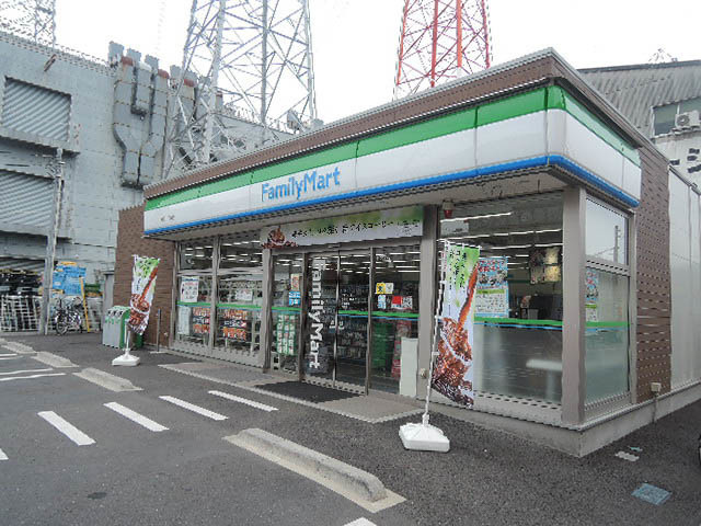 グランシャリオⅠのその他|ファミリーマート駒岡一丁目店