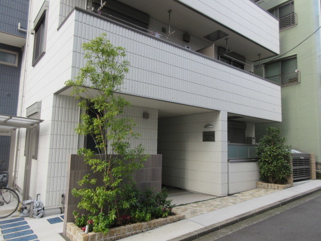 Ｌｕｍｉｅｒｅ　Ｙｏｋｏｈａｍａのエントランス|２０１８．９完成　オートロック付の旭化成へーベルメゾン