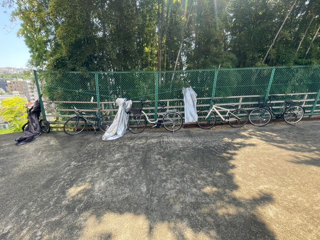 月見台ヒルズの駐車場