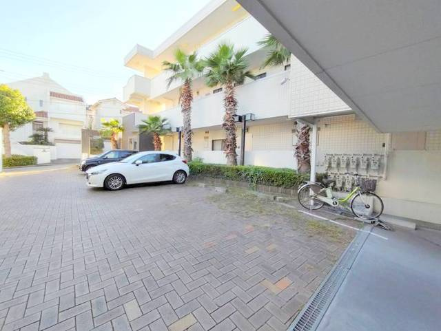 ＨＩＬＬＳ　ＫＯＢＡＹＡＳＨＩⅡの駐車場