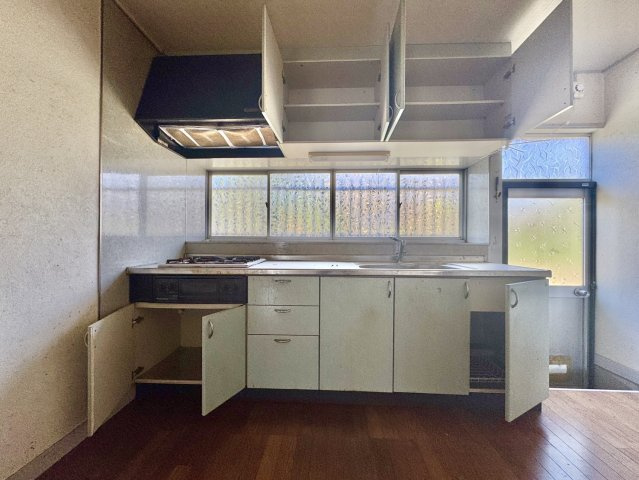 日立市東金沢町中古戸建のキッチン