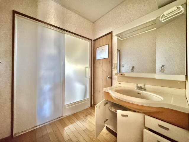 日立市東金沢町中古戸建の洗面所