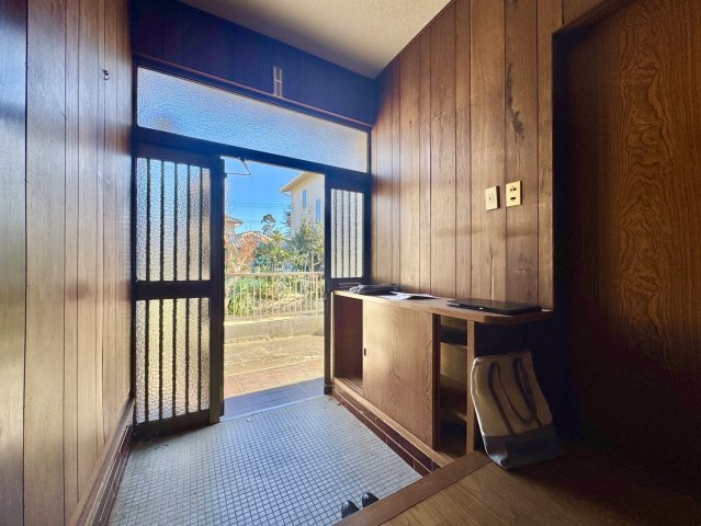 日立市東金沢町中古戸建の玄関