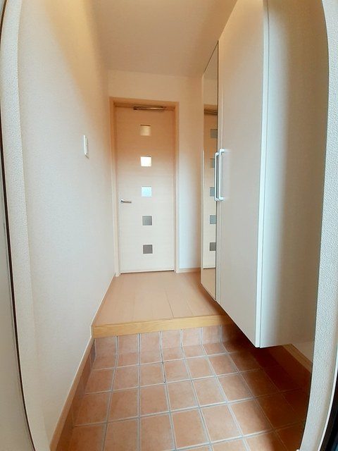ソレイユ広野の玄関