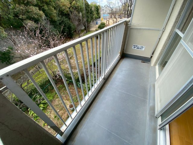 芦屋緑1住宅3号棟のバルコニー