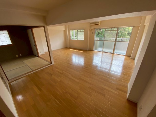 芦屋緑1住宅3号棟の居間・リビング