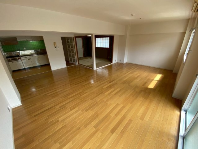 芦屋緑1住宅3号棟の居間・リビング