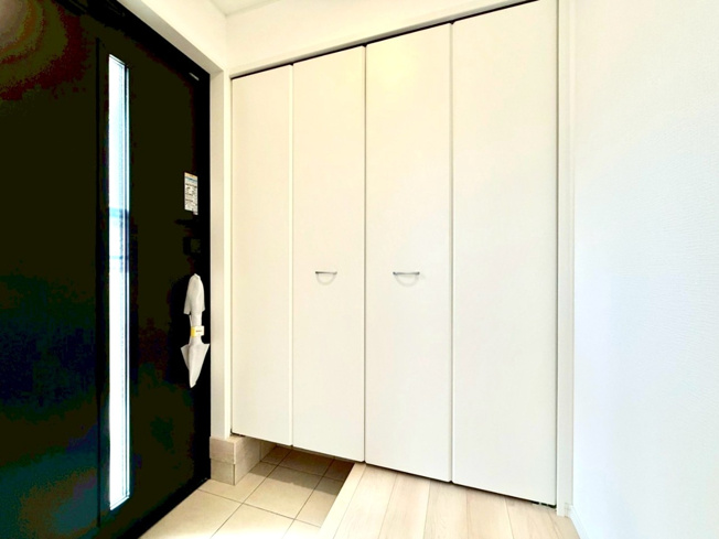 収納便利な大型シューズBOX付き♪