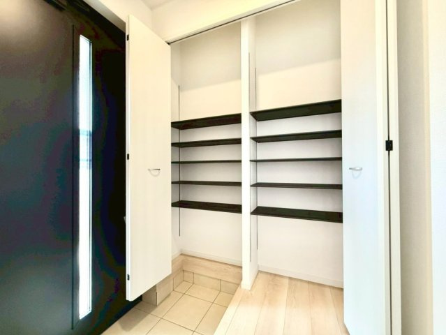 【玄関】クレイドルガーデン鯖江市下河端町第６あと１棟