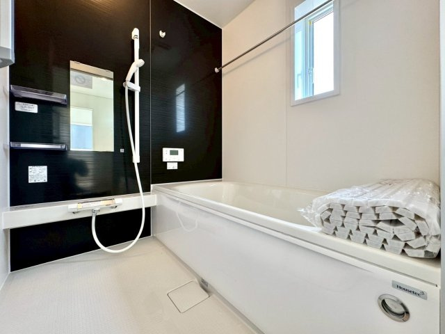 暖房換気乾燥機付き。
浴槽は、高断熱浴槽を使用しています。