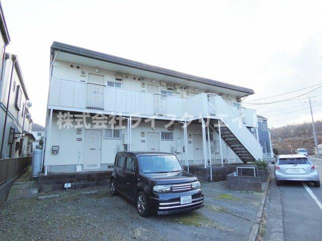 ドミールヤマミヤＢの駐車場