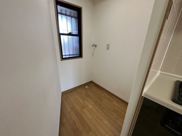 APAガーデンコート鳳西町のランドリースペース|ランドリースペースはキッチンの横で使いやすい動線です。