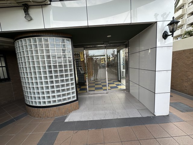 APAガーデンコート鳳西町のエントランス