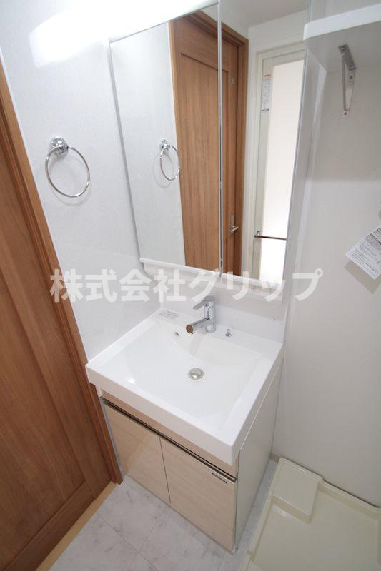 アークヒルズ横浜英町の独立洗面台