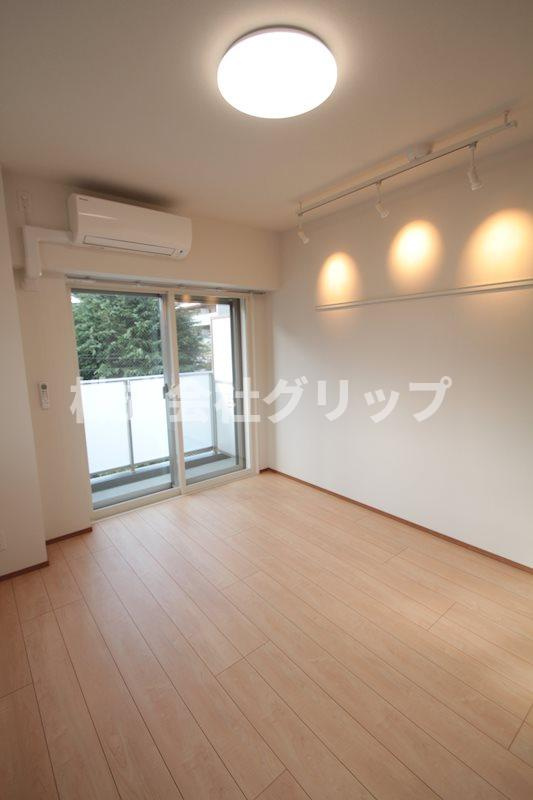 アークヒルズ横浜英町の洋室