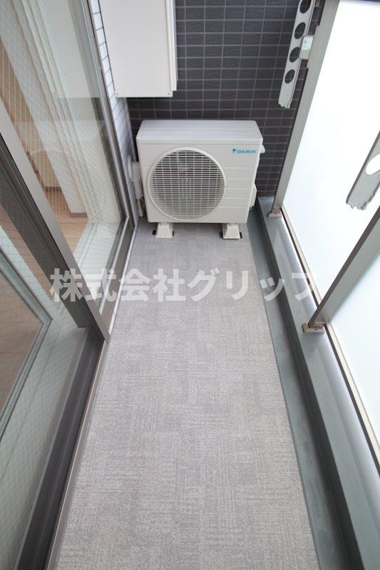 アークヒルズ横浜英町のバルコニー