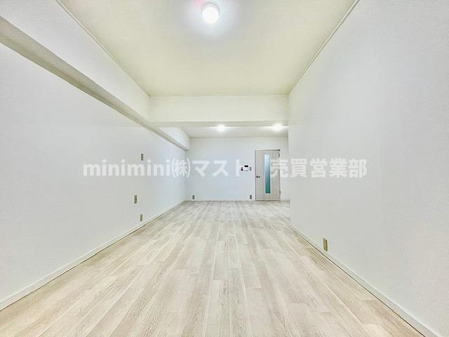 日商岩井京橋ハイツの洋室