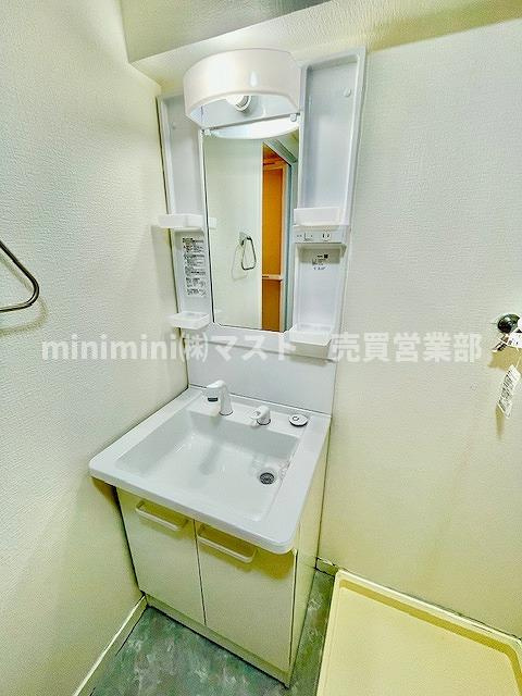 日商岩井京橋ハイツの独立洗面台
