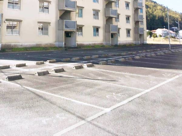 ビレッジハウス立江1号棟の駐車場|カースペースがあります