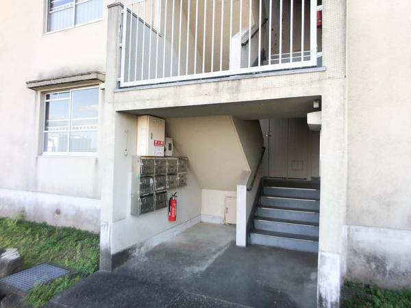 ビレッジハウス立江1号棟のエントランス|毎日通るエントランスはこのようになっています