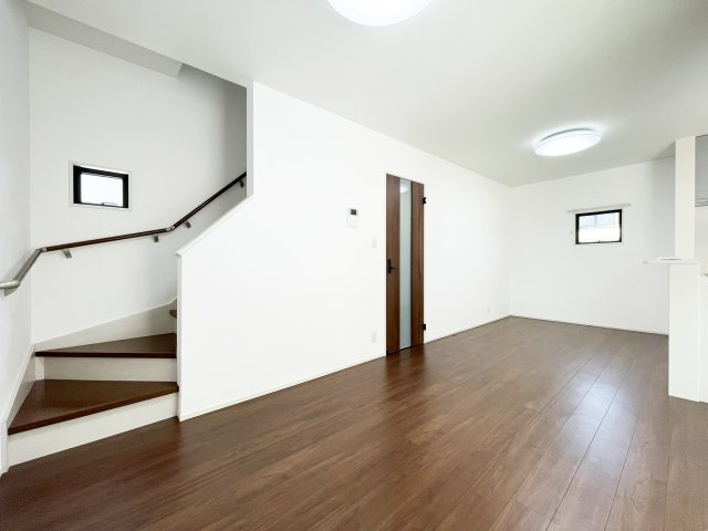 フィットセル北小松島の居間・リビング